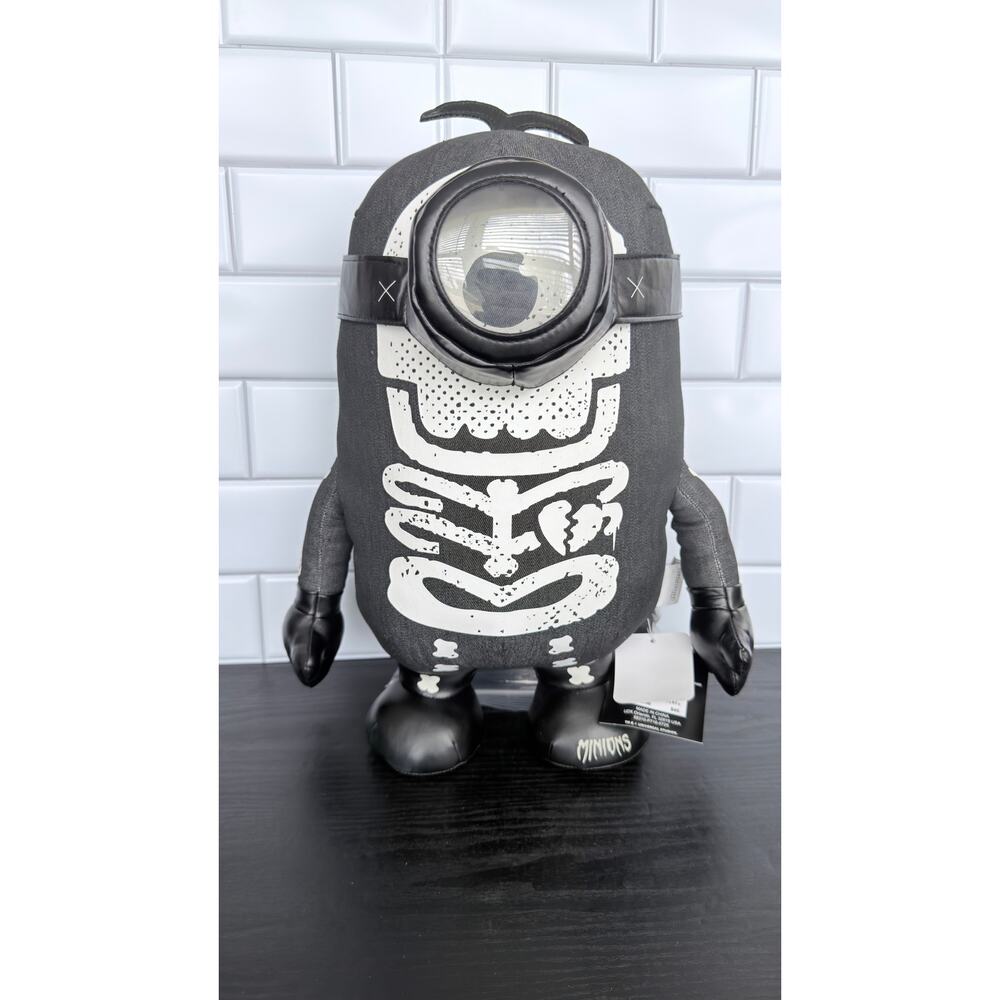Universal Studios Skeleton Minion Plush & Drawstring Bag – UNIVRS